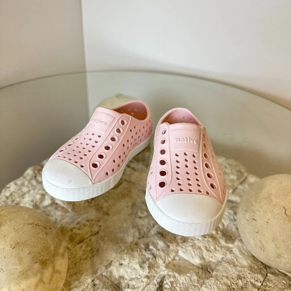 NATIVE Shoes Kids' Jefferson Water Friendly Slip-On Sneaker in Milk Pink